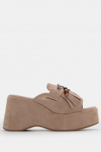 Бежово-Тъмно